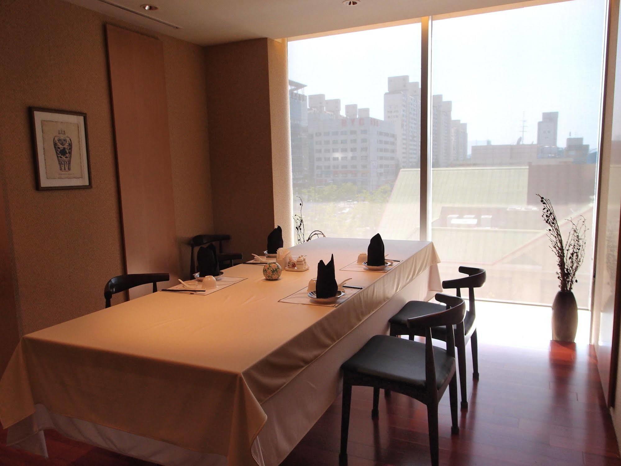 Hotel Ramada Plaza By Wyndham Gwangju Gwangju Metropolitan City Esterno foto